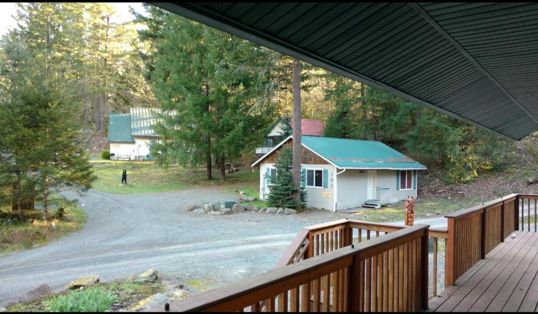 פקווד Hall Creek Cabin מראה חיצוני תמונה